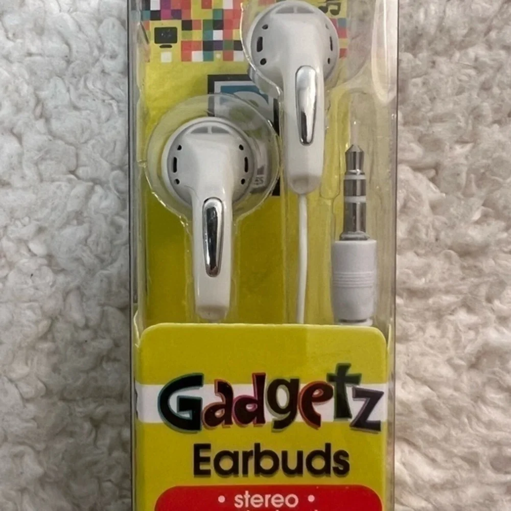 Gadgetz Stereo Earbuds - Picture 4 of 4